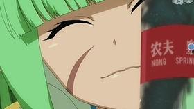 男子与人单挑吃瓜,一场别开生面的较量