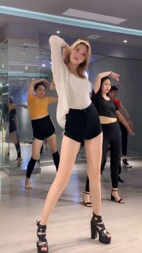 潮汕舞蹈网红老师,舞动魅力，传承非遗风采