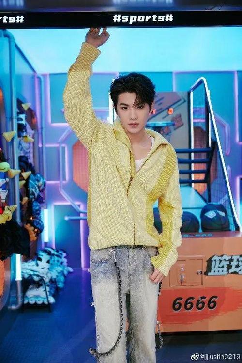 明星同款好物穿搭,打造时尚潮流的个性风采